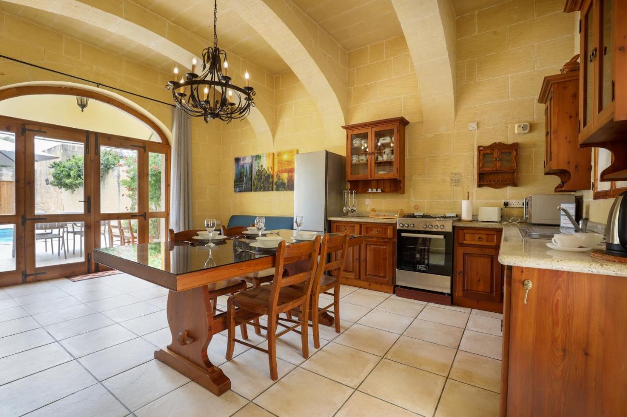 Villa Superb Maltese Farmhouse With Private Pool à Victoria Extérieur photo