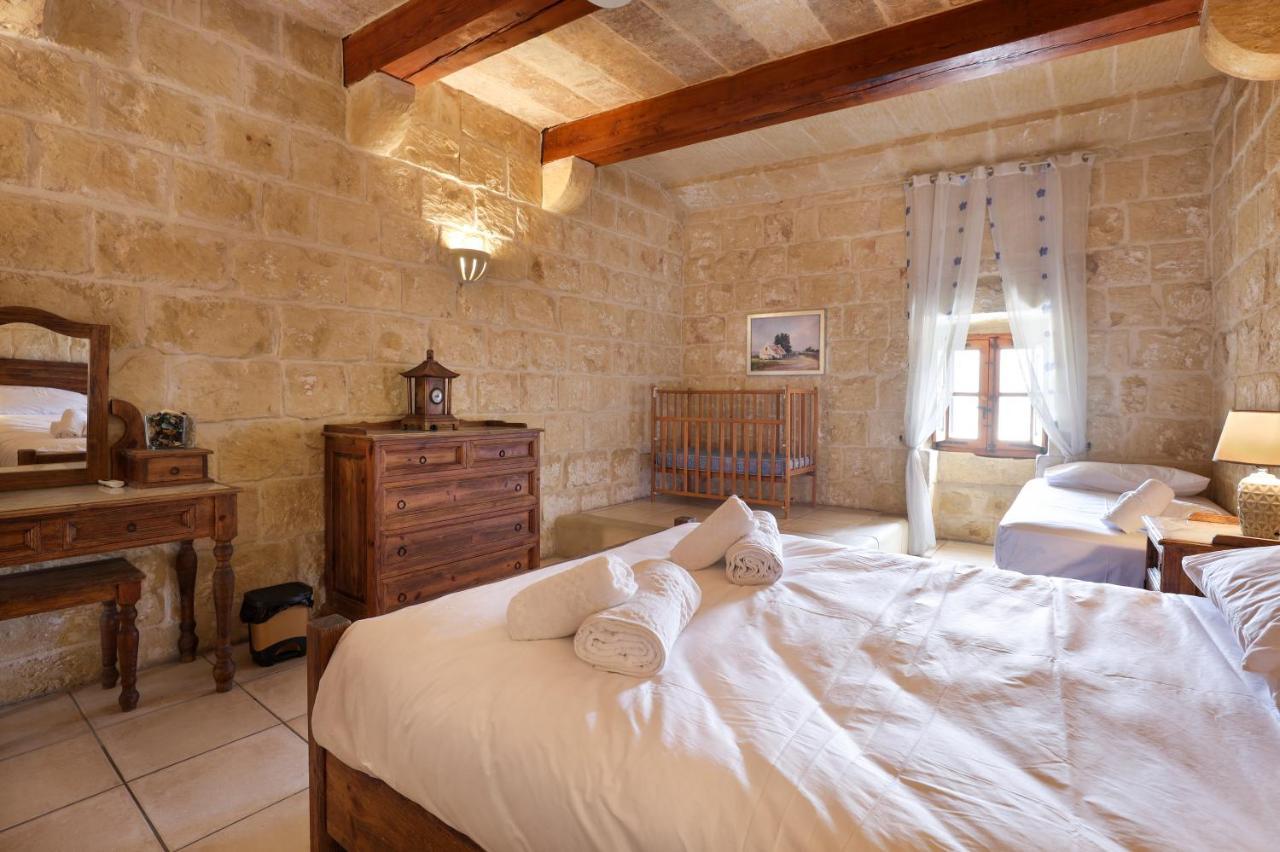 Villa Superb Maltese Farmhouse With Private Pool à Victoria Extérieur photo